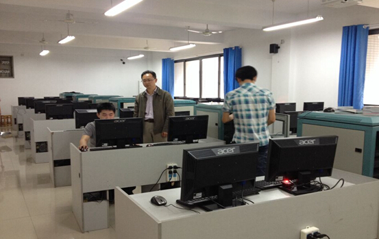 石曉冀 匠心育才，助力學(xué)子在重慶中職技能大賽網(wǎng)絡(luò)技術(shù)服務(wù)項(xiàng)目斬獲佳績